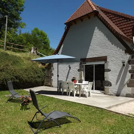 Maison De Caractere Avec Jardin, 3 Terrasses Pres Du Puy Mary, Pour 4 Pers, Confort, Activites Nature - Fr-1-742-206 Holiday home *