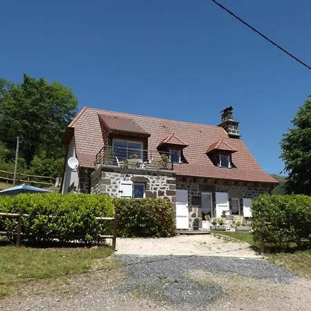 Maison De Caractere Avec Jardin, 3 Terrasses Pres Du Puy Mary, Pour 4 Pers, Confort, Activites Nature - Fr-1-742-206 Holiday home Saint-Cirgues-de-Jordanne