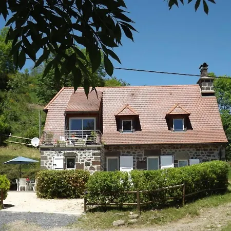 Holiday home Maison De Caractere Avec Jardin, 3 Terrasses Pres Du Puy Mary, Pour 4 Pers, Confort, Activites Nature - Fr-1-742-206 *