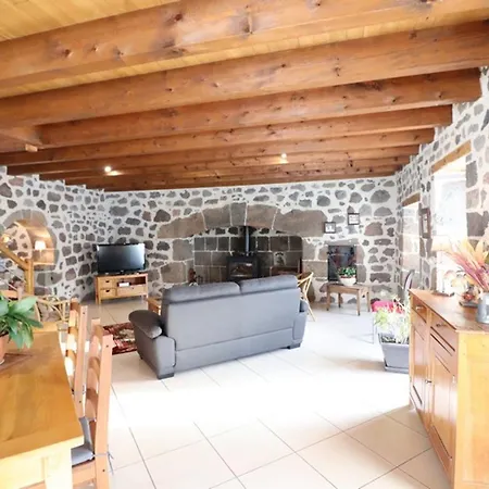 Holiday home Maison De Caractere Avec Jardin, 3 Terrasses Pres Du Puy Mary, Pour 4 Pers, Confort, Activites Nature - Fr-1-742-206